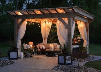 25 Essential Small Pergolas to Enhance the Beauty of Your Patio 