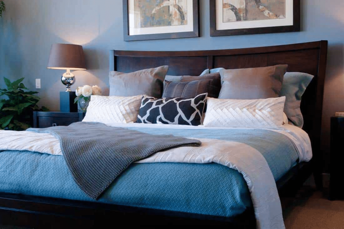 Blue with Brown for The Bedroom