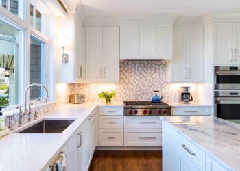 White Kitchen Cabinet Backsplash Ideas