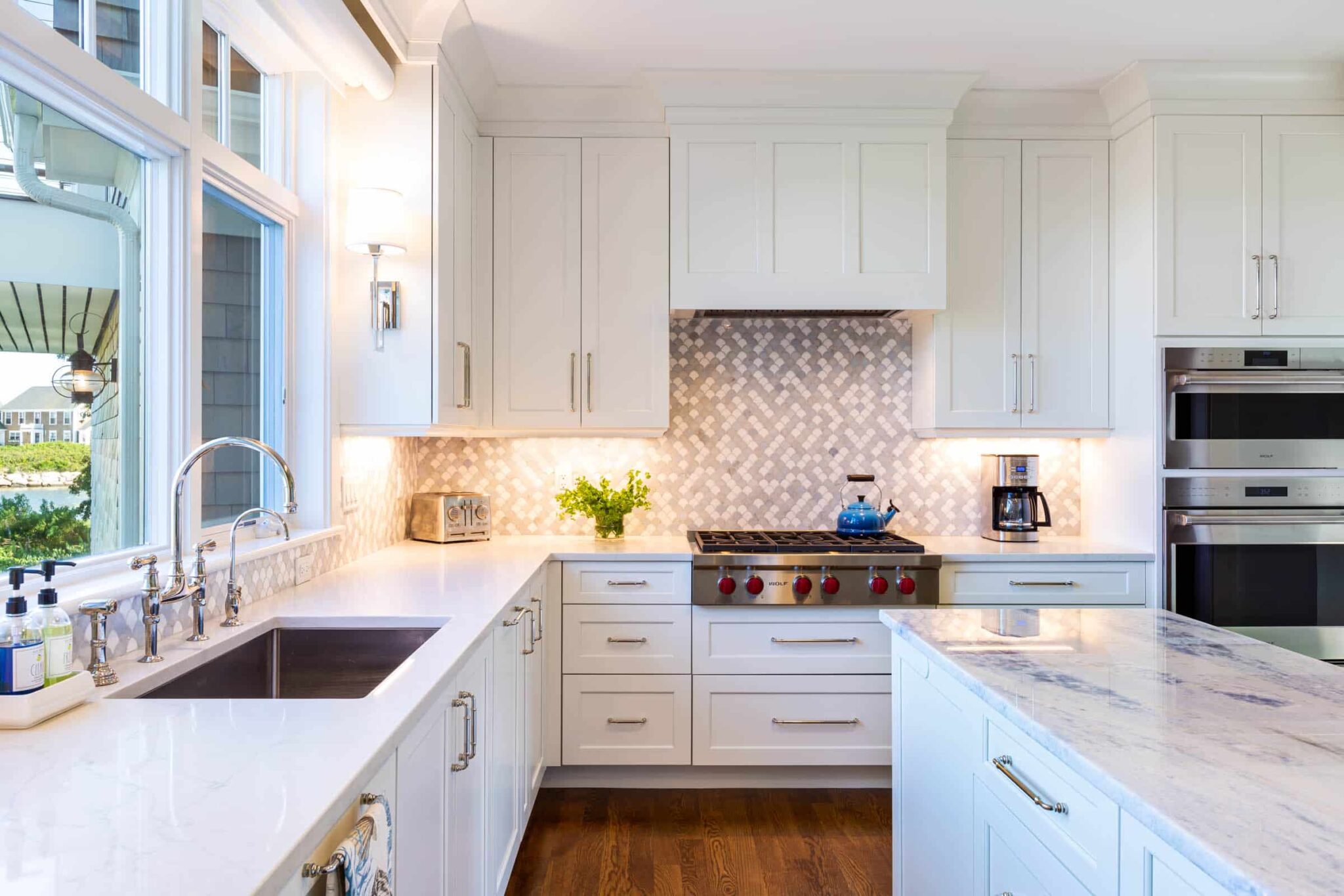 White Kitchen Cabinet Backsplash Ideas