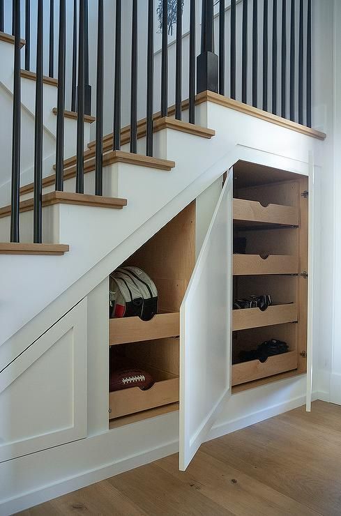 Cabinet Stairs