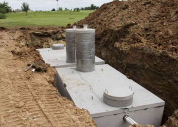 how does a septic system work