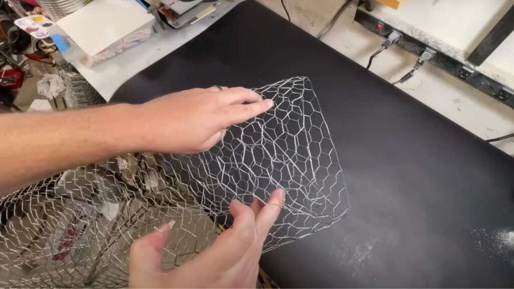 shape the chicken wire
